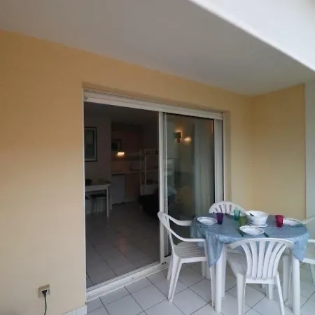 - 4 Pers, 23 M2, 1/0 * Sète