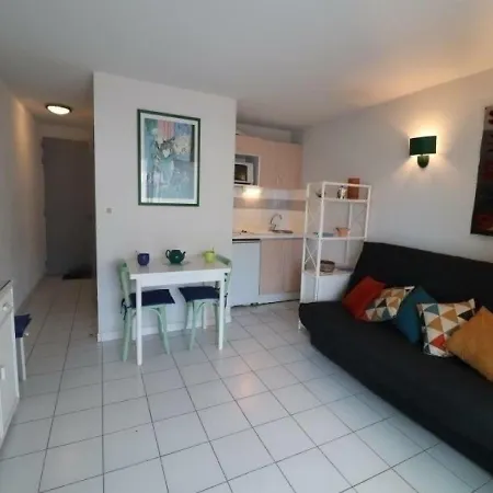 - 4 Pers, 23 M2, 1/0 Appartement *